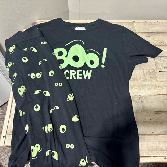 ❤️Old Navy Glow In The Dark Boo Crew Pajama Set-M - Picture 1 of 6